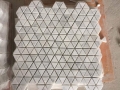 Mosaico de mármore branco de carrara de forma da triângulo